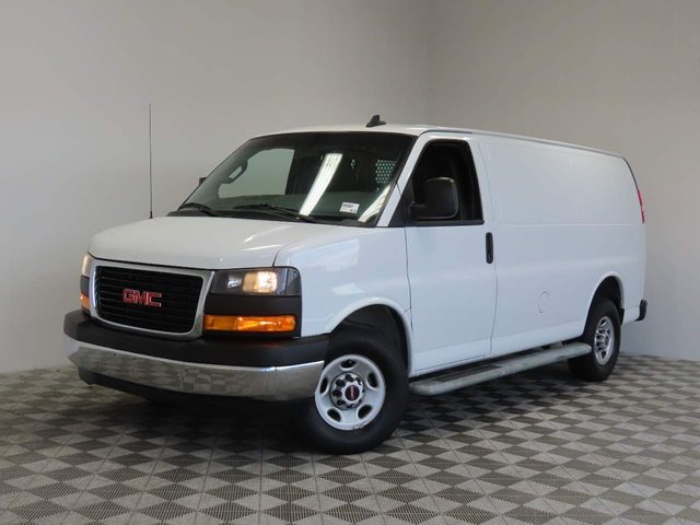 2022 GMC Savana Base