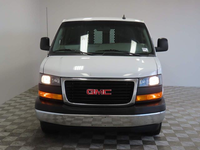 2022 GMC Savana Base