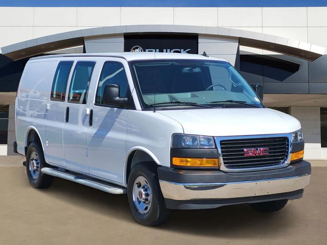 2022 GMC Savana Base