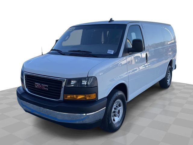 2022 GMC Savana Base