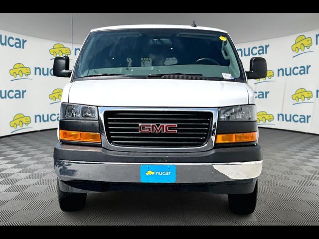 2022 GMC Savana Base