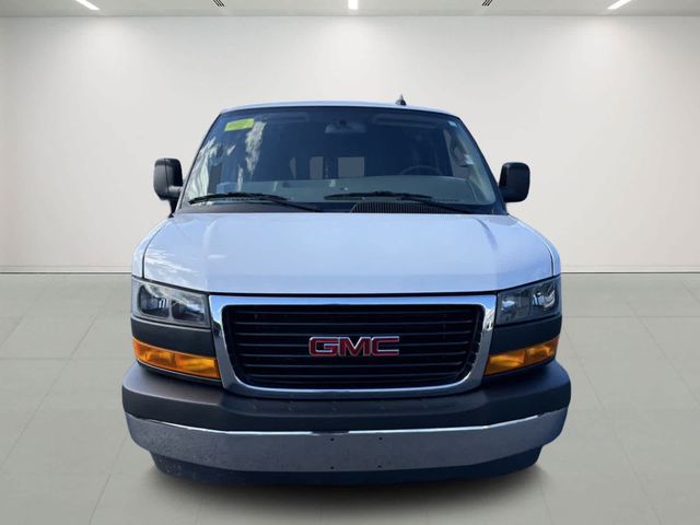 2022 GMC Savana Base