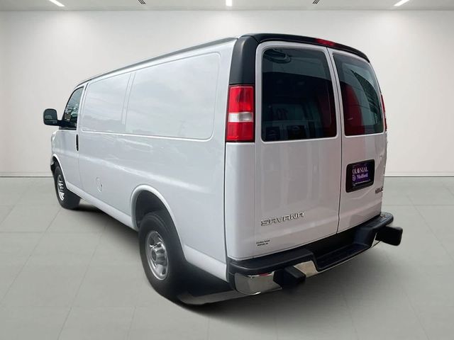 2022 GMC Savana Base