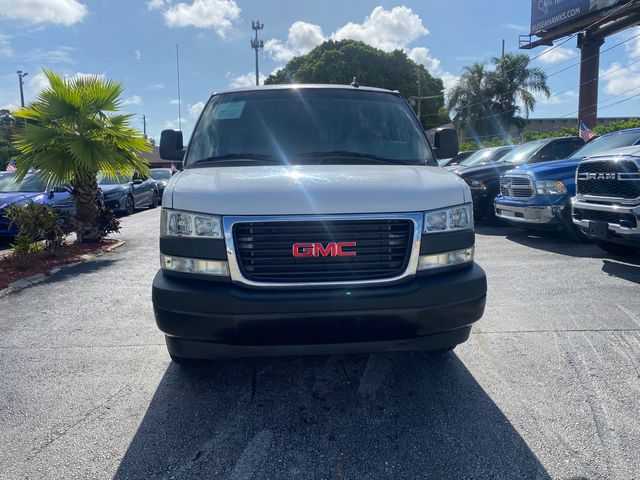 2022 GMC Savana Base