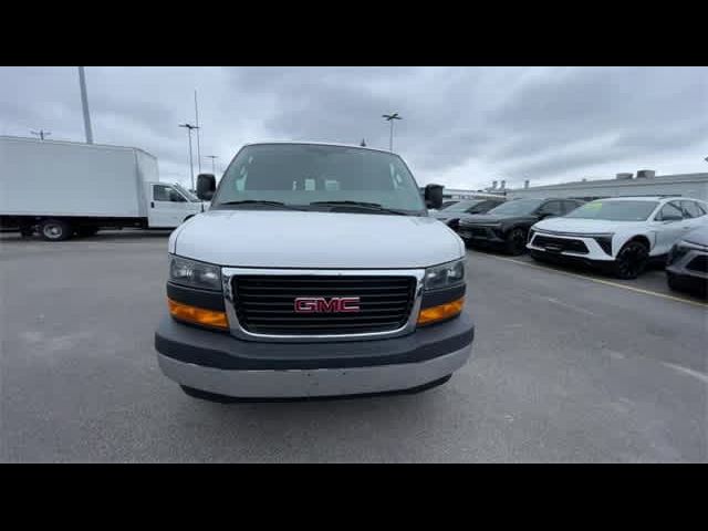 2022 GMC Savana Base