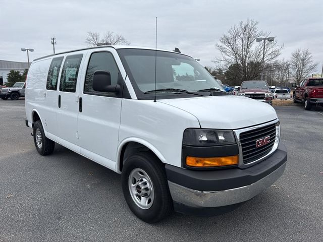 2022 GMC Savana Base