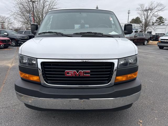 2022 GMC Savana Base