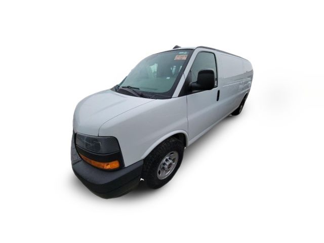 2022 GMC Savana Base