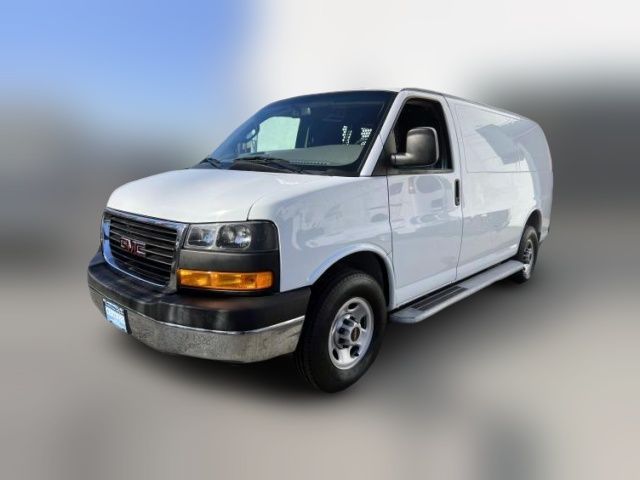 2022 GMC Savana Base