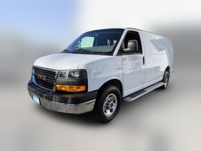 2022 GMC Savana Base