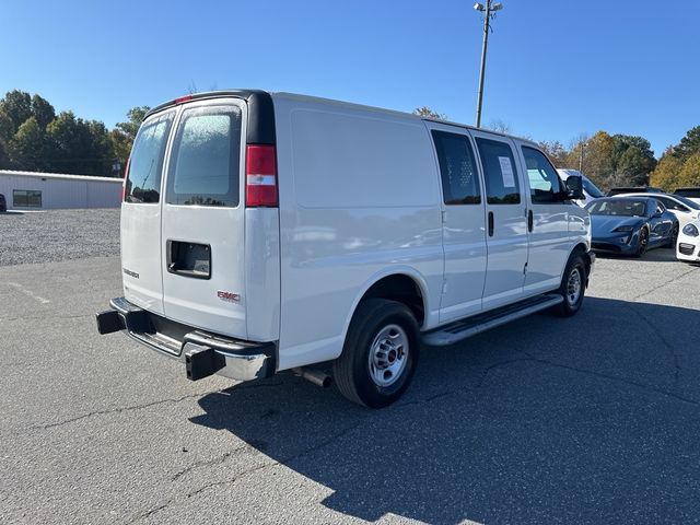 2022 GMC Savana Base