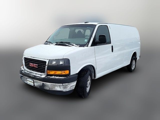 2022 GMC Savana Base