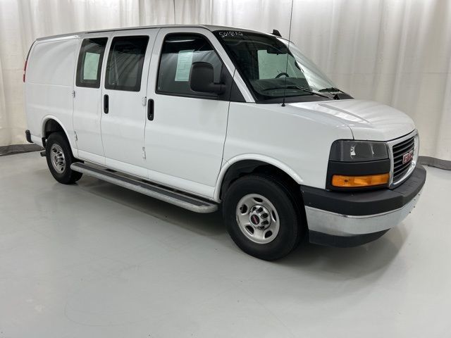 2022 GMC Savana Base