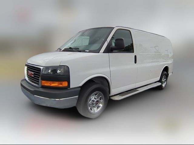 2022 GMC Savana Base