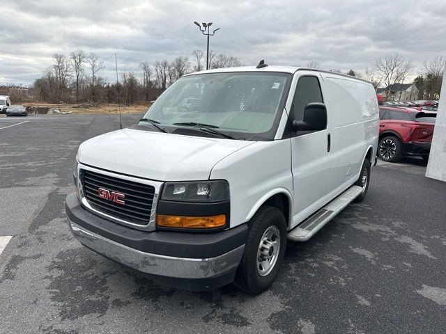 2022 GMC Savana Base