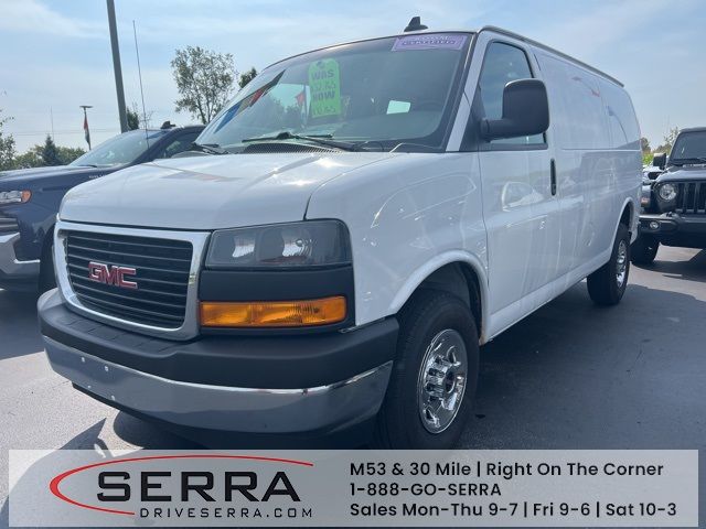 2022 GMC Savana Base