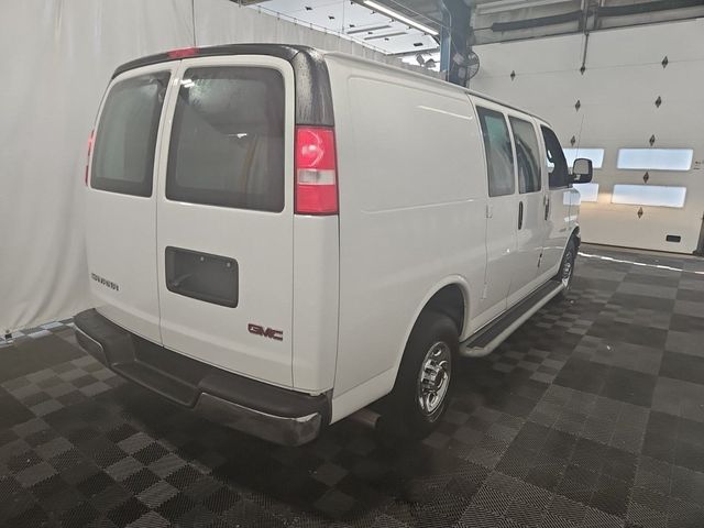 2022 GMC Savana Base