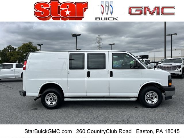 2022 GMC Savana Base