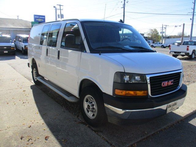 2022 GMC Savana Base