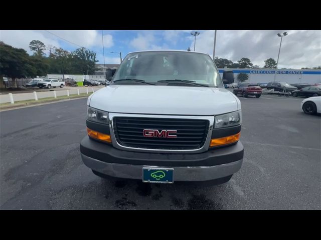 2022 GMC Savana Base