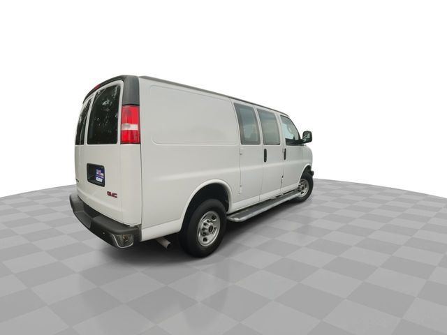 2022 GMC Savana Base