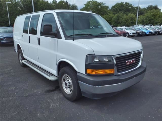 2022 GMC Savana Base