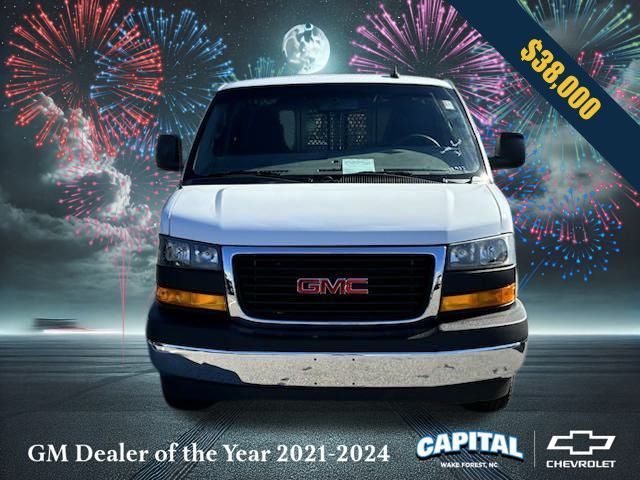 2022 GMC Savana Base