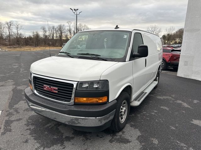 2022 GMC Savana Base