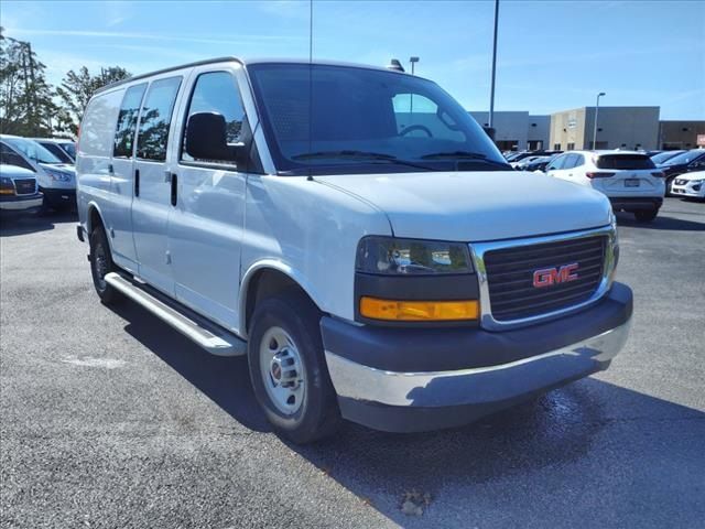 2022 GMC Savana Base