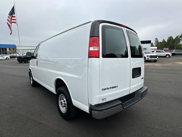 2022 GMC Savana Base