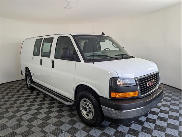 2022 GMC Savana Base