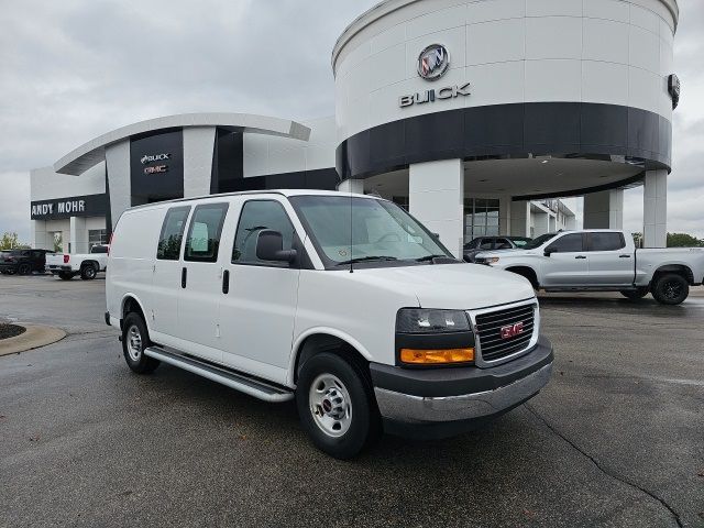 2022 GMC Savana Base