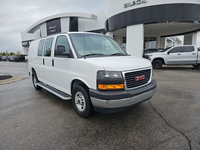 2022 GMC Savana Base