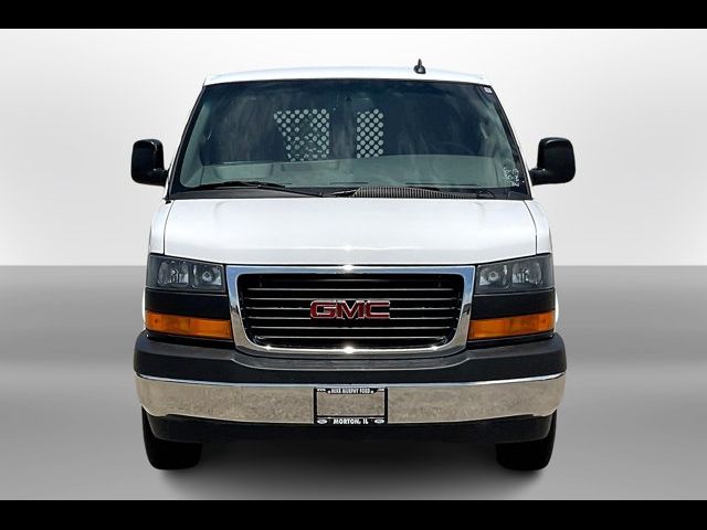 2022 GMC Savana Base