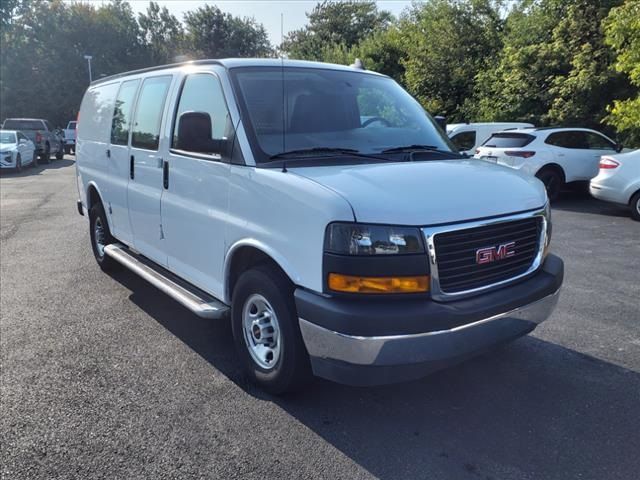 2022 GMC Savana Base