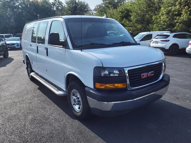 2022 GMC Savana Base