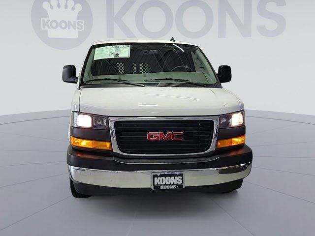 2022 GMC Savana Base