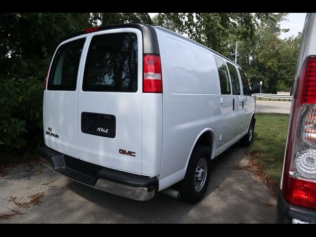 2022 GMC Savana Base