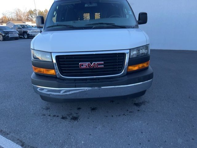 2022 GMC Savana Base