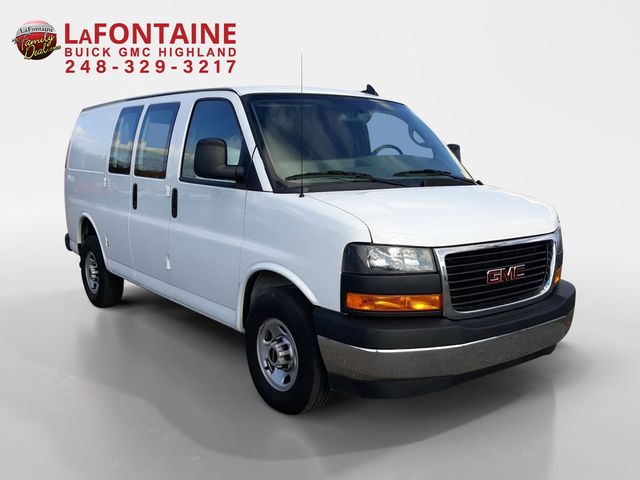 2022 GMC Savana Base