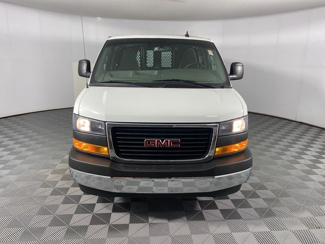 2022 GMC Savana Base