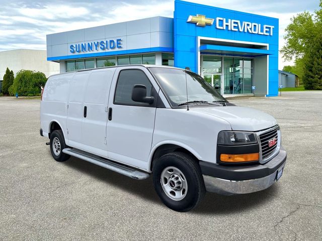 2022 GMC Savana Base