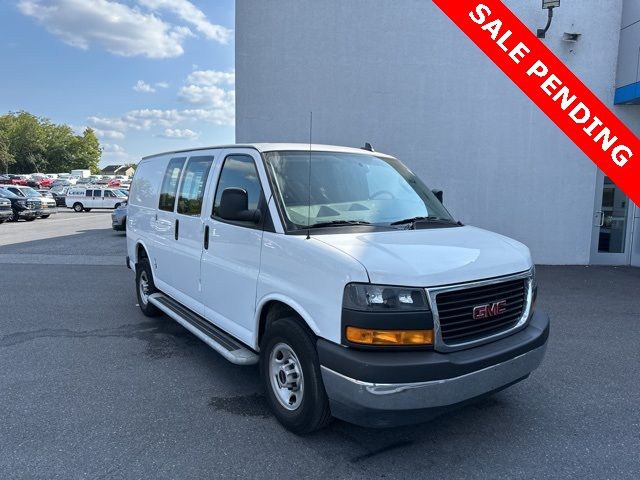 2022 GMC Savana Base