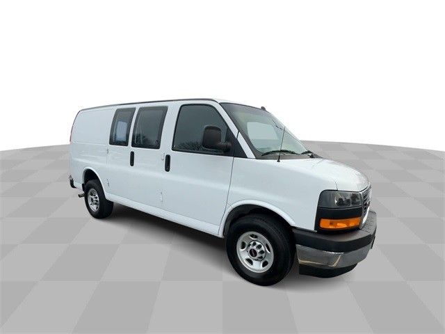 2022 GMC Savana Base