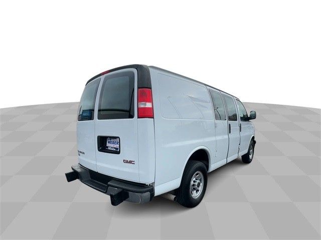 2022 GMC Savana Base