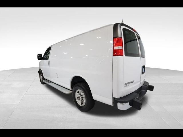 2022 GMC Savana Base