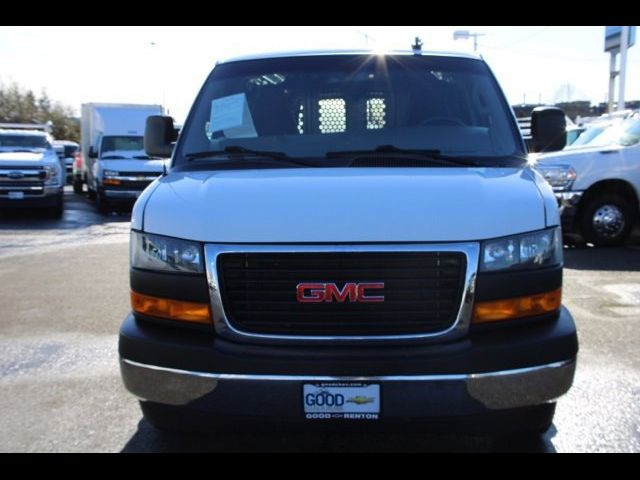 2022 GMC Savana Base