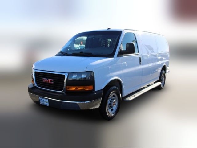 2022 GMC Savana Base