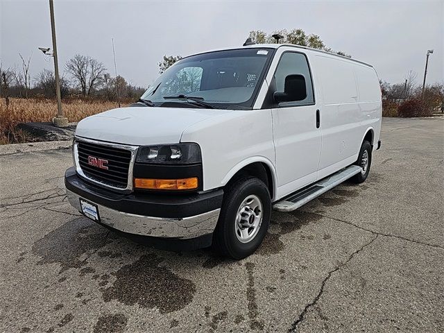 2022 GMC Savana Base