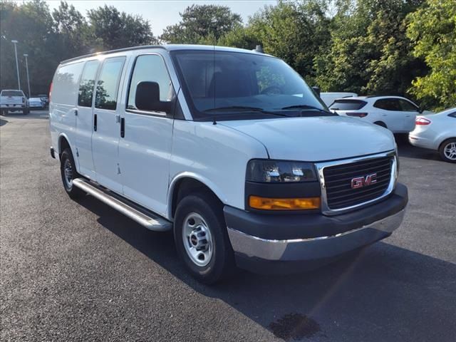 2022 GMC Savana Base